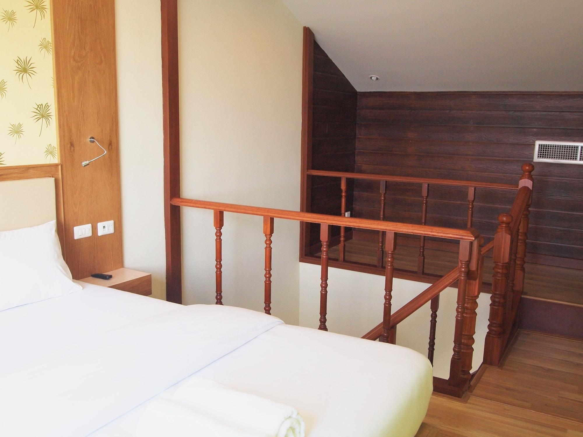 Phuket Ecozy Hotel Patong Екстериор снимка