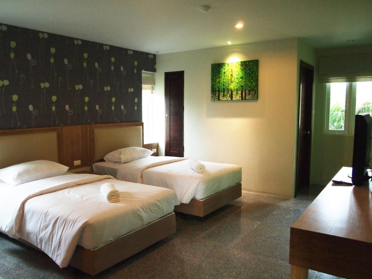 Phuket Ecozy Hotel Patong Стая снимка